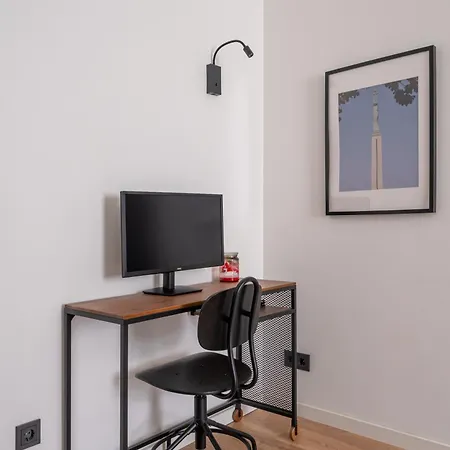 Lienes Iela Gem 1br With Fireplace In Historic Unesco Center Riga