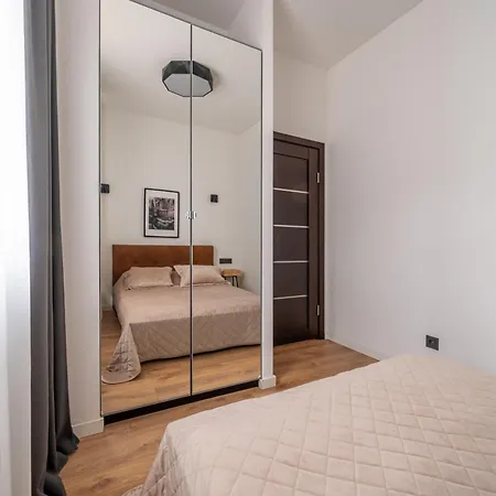 Lienes Iela Gem 1br With Fireplace In Historic Unesco Center Appartement