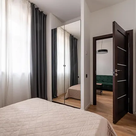 Lienes Iela Gem 1br With Fireplace In Historic Unesco Center Apartment Riga