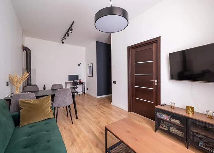 Lienes Iela Gem 1br With Fireplace In Historic Unesco Center Riga