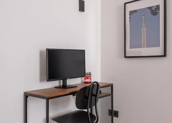 Lienes Iela Gem 1br With Fireplace In Historic Unesco Center Riga