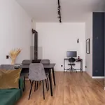Lienes Iela Gem 1br With Fireplace In Historic Unesco Center Apartament