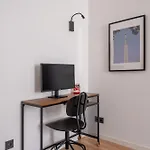 Lienes Iela Gem 1br With Fireplace In Historic Unesco Center Ryga