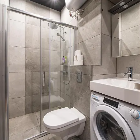 Dzīvoklis Lienes Iela Gem 1br With Fireplace In Historic Unesco Center *