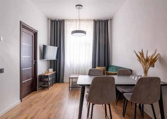 Lienes Iela Gem 1br With Fireplace In Historic Unesco Center 아파트 리가